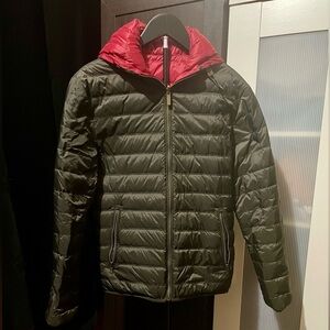 Massimo Dutti Men’s Reversible Puffer Jacket Olive Green and Red Size S